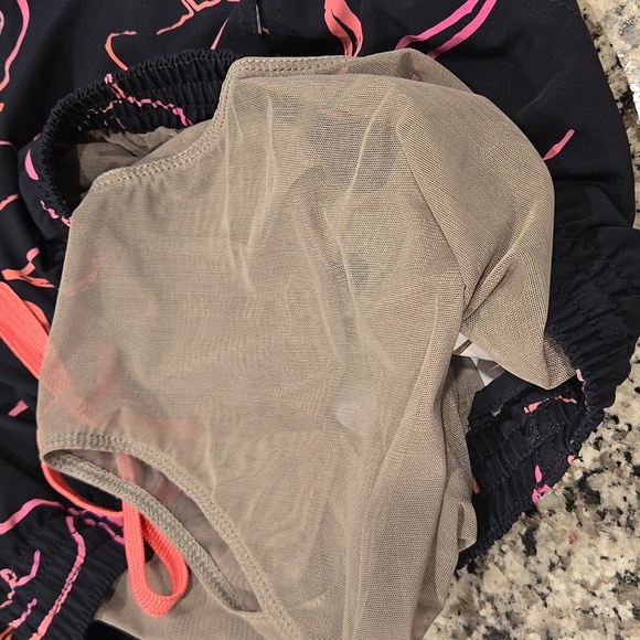 CHUBBIES "THE FUNSET BOULEVARDS" SWIM TRUNKS. 5.5" INSEAM. FLAMINGOS. SIZE LARGE - Picture 12 of 12